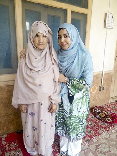 Member of language documentation team and a Domaaki speaker in Pakistan